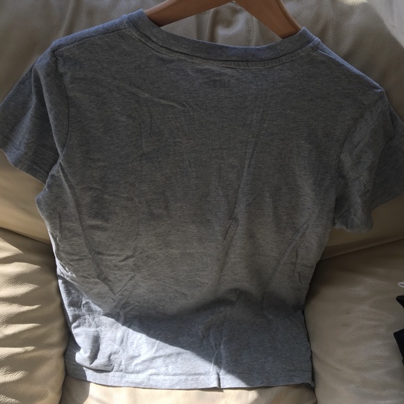 Uniqlo Pompompurin Gray UT graphic T-shirt - Picture 4 of 5